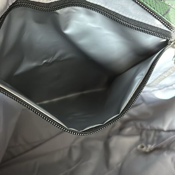 Multipurpose green tropical sandproof overnight/travel duffle bag - Picture 9 of 10